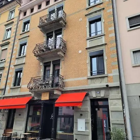 Zh Ida I - Hitrental Central Station Apartman *